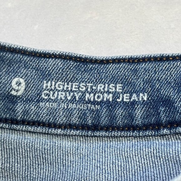 Arizona Highest-Rise Curvy Mom Jeans JUNIORS Size 9 Distressed Light Wash Denim - Picture 5 of 13